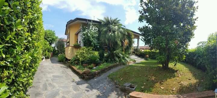 B&B La Foglia Verde Massa  Exterior photo